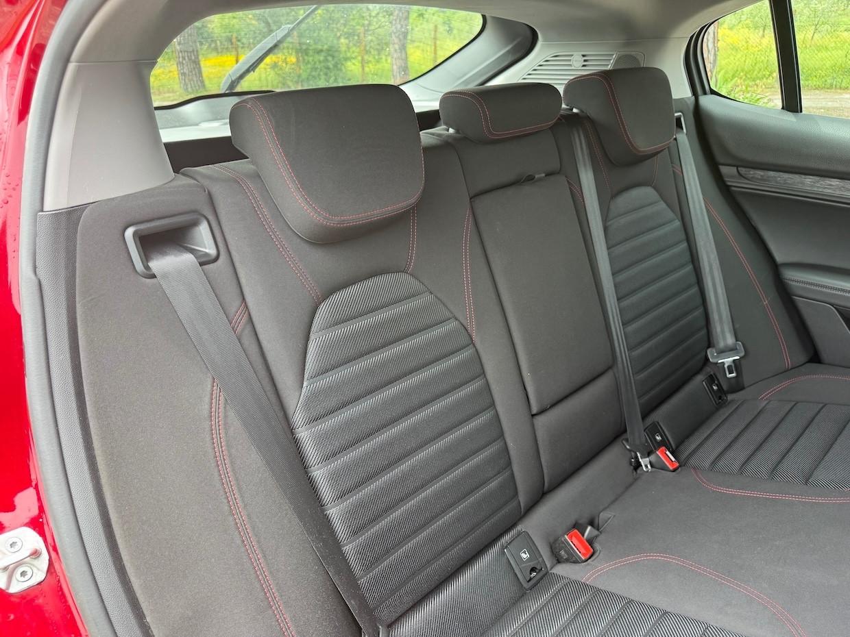 Alfa Romeo Stelvio 2.2 Turbodiesel 160 CV AT8 RWD Rosso Edizione