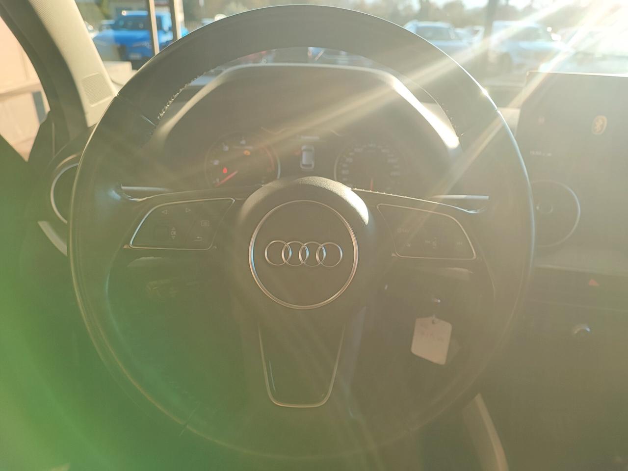 Audi Q2 30 TDI Business Design