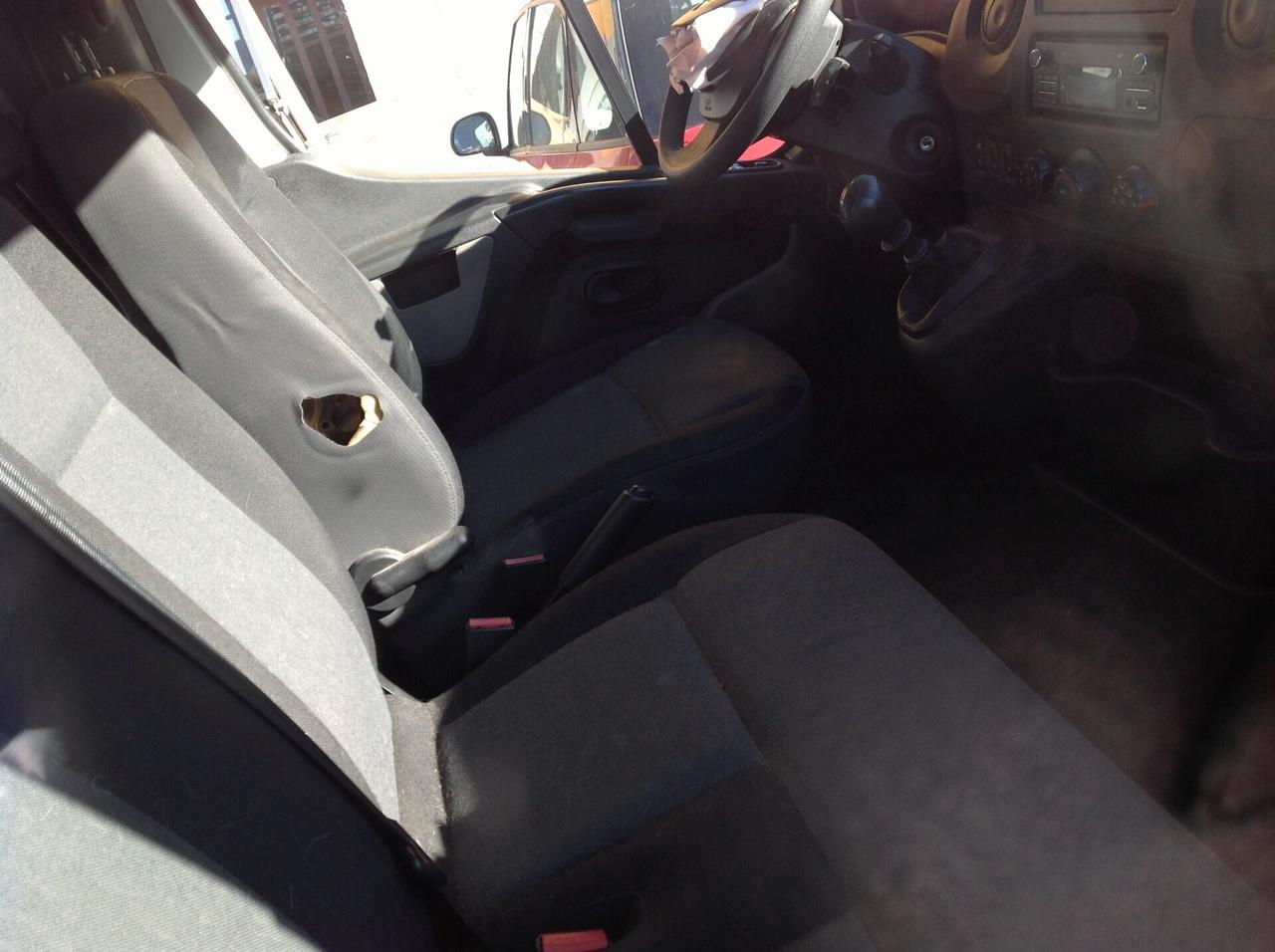 Renault Master 2.3 dCi Frigo incidentato