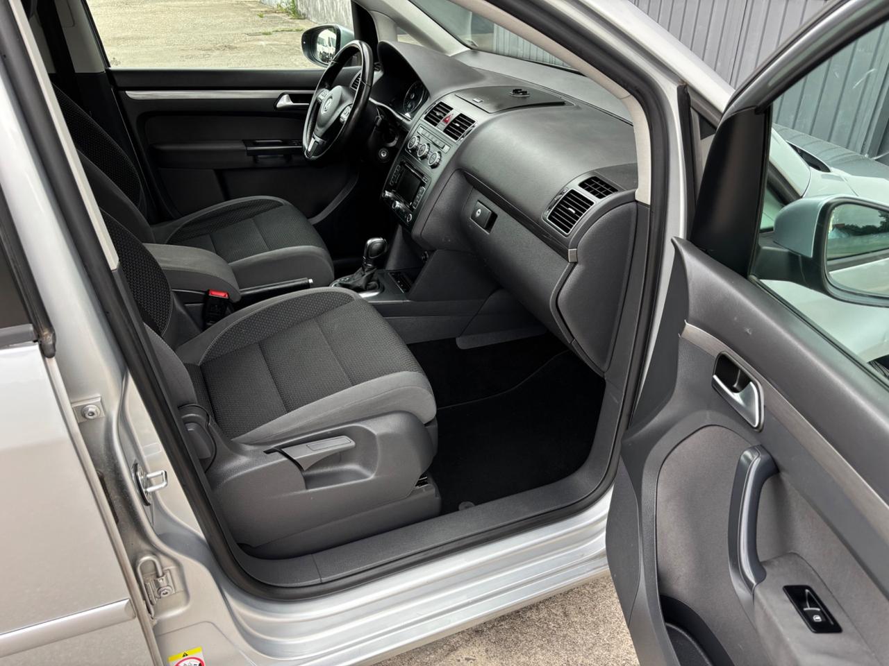 Volkswagen Touran 1.6 TDI DSG. 7 POSTI. Garanzia