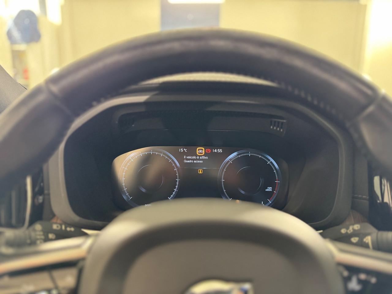 Volvo XC 60 XC60 B4 (d) AWD Geartronic Inscription FULL OPTIONAL, SEDILI IN PELLE CON REGOLAZIONE ELETTRICA CON MEMORIA, CRUISE ADATTIVO, CLIMA TRI-ZONA , PORTELLONE ELETTRICO, APPLE CARPLAY, FARI FULL LED AUTOMATICI E MOLTO ALTRO