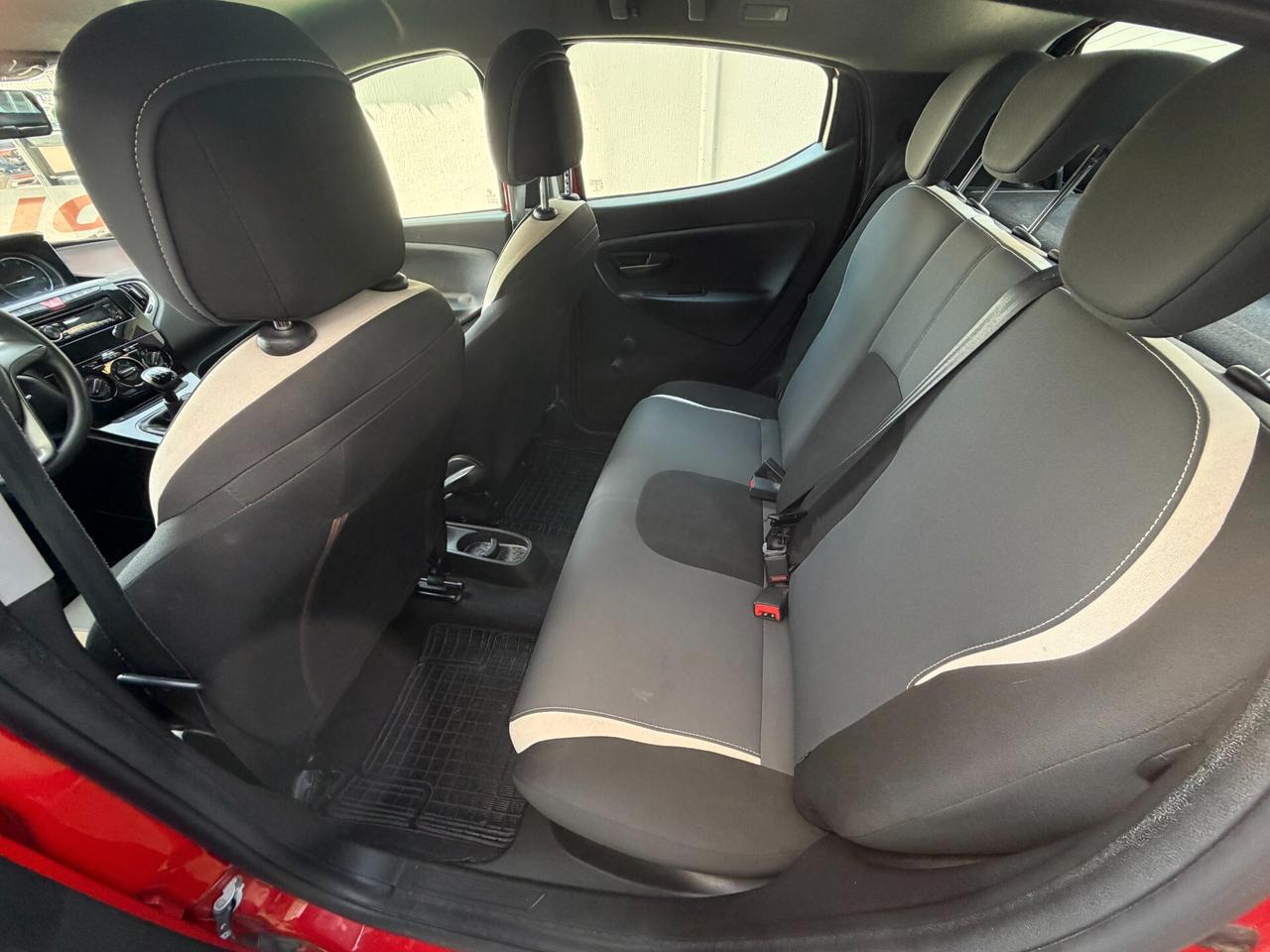 Lancia Ypsilon 2016 1.3 MJT 95 CV FULL LEGGI TUTTO!