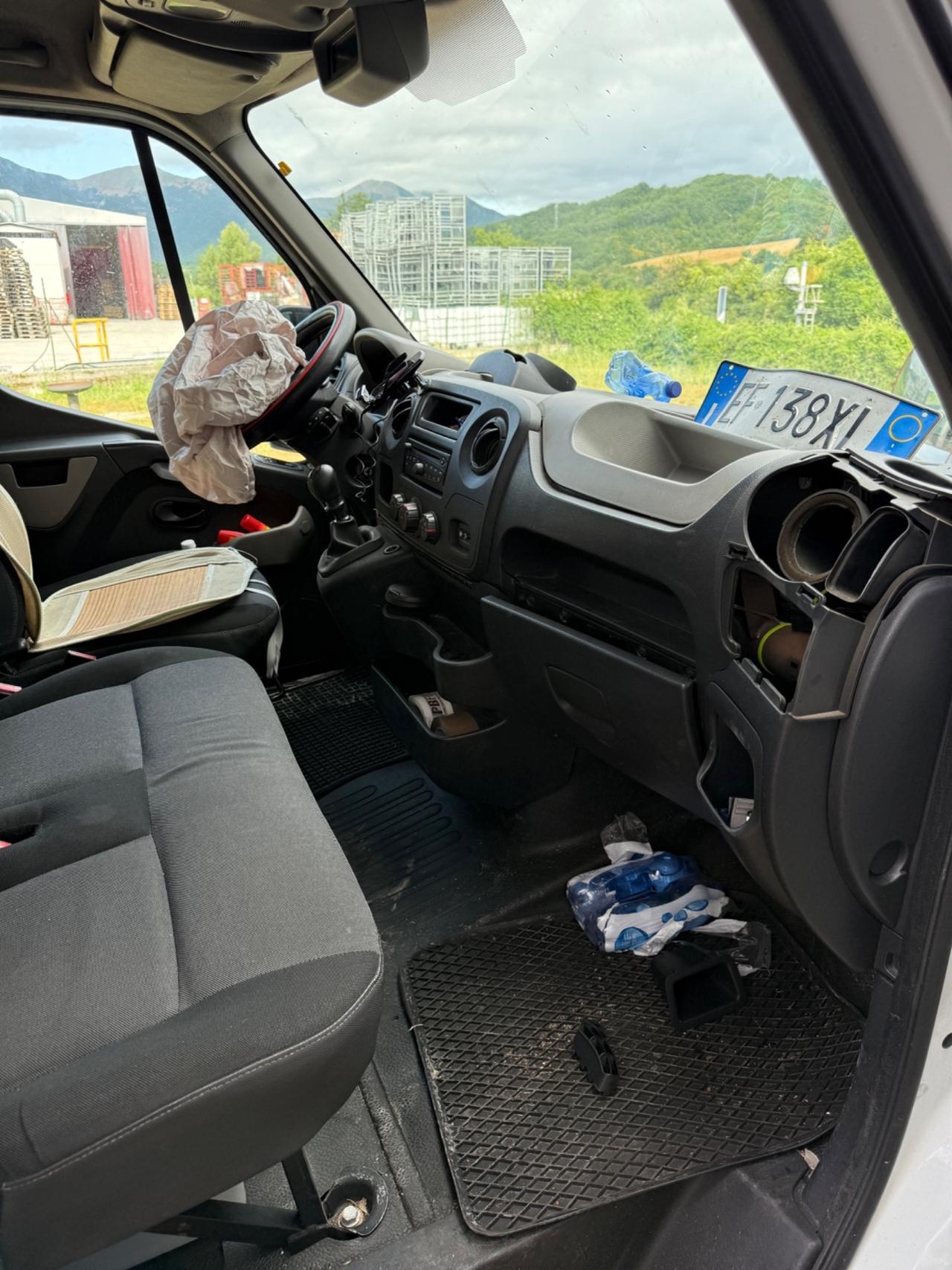 Furgone Renault master 2.3 DCi 145cv INCIDENTATO