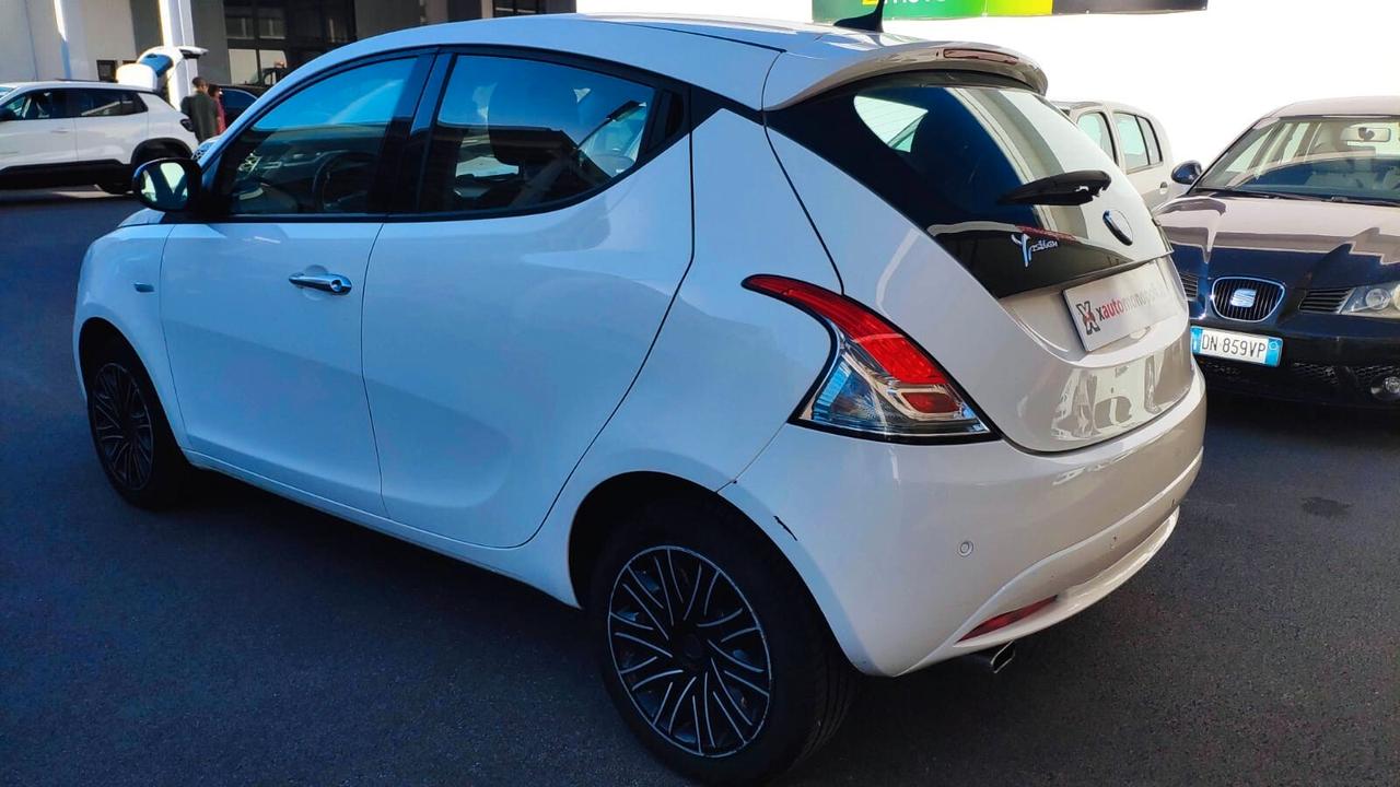 Lancia Ypsilon 1.0 FireFly 5 porte S&S Hybrid Gold