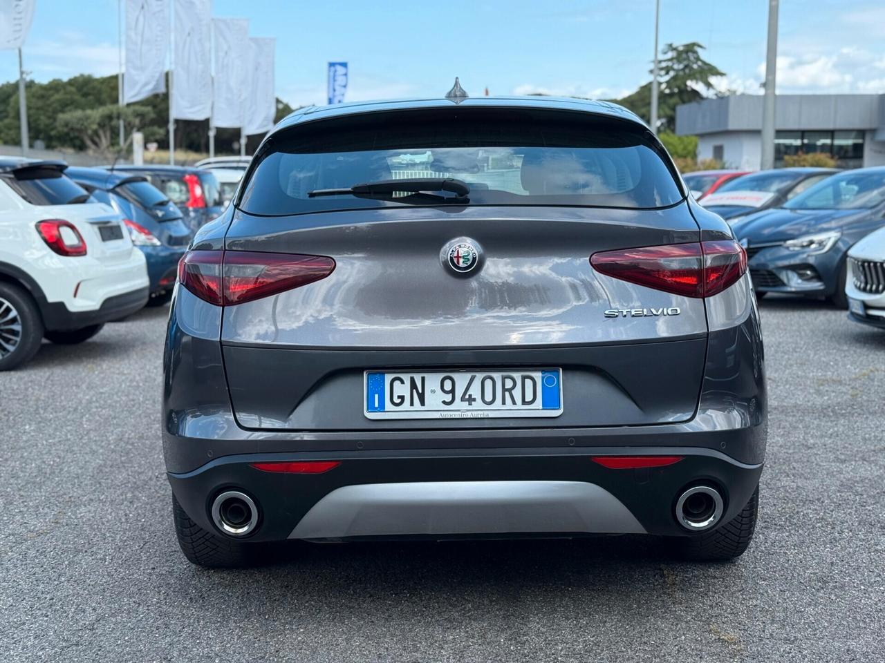Alfa Romeo Stelvio 2.2 Turbodiesel 180 CV AT8 RWD Business
