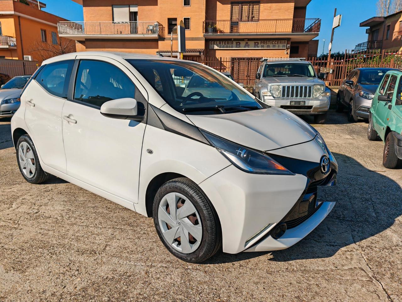 Toyota Aygo 1.0 VVT-i 69 CV 5 porte Perfetta