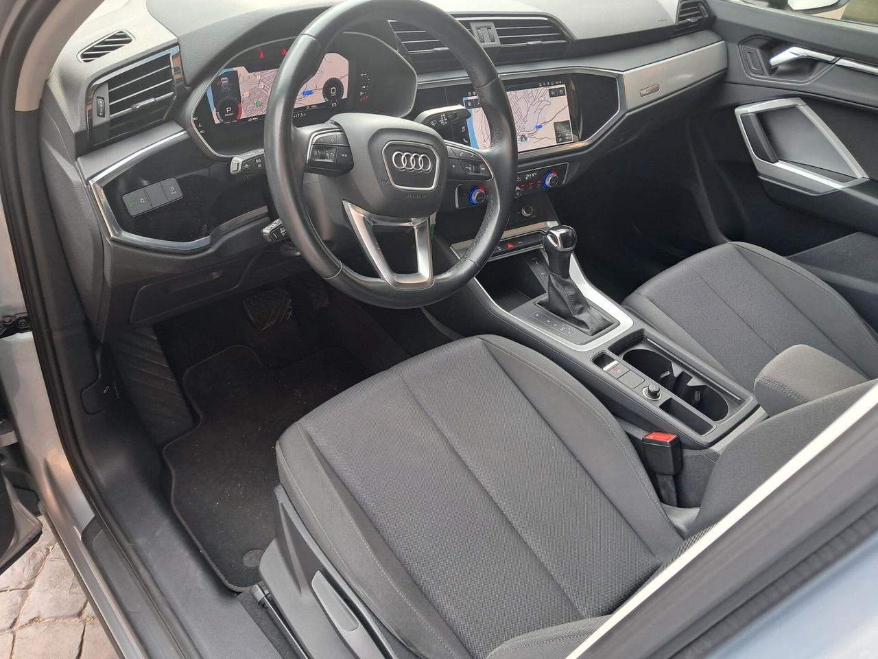 Audi Q3 35 TDI S tronic Business