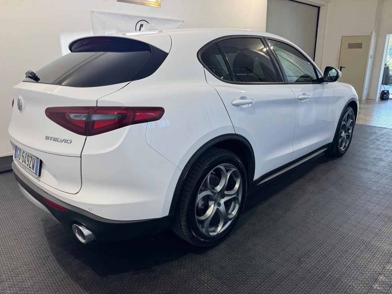 Alfa Romeo Stelvio 2.2 Turbodiesel 190 CV AT8 Q4