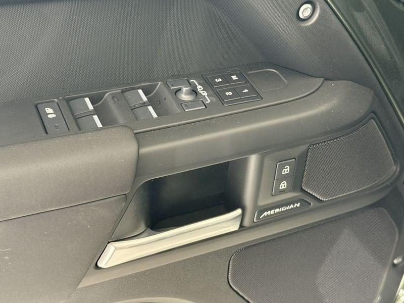 Land Rover Defender D250 AWD Auto 110 X-Dynamic SE