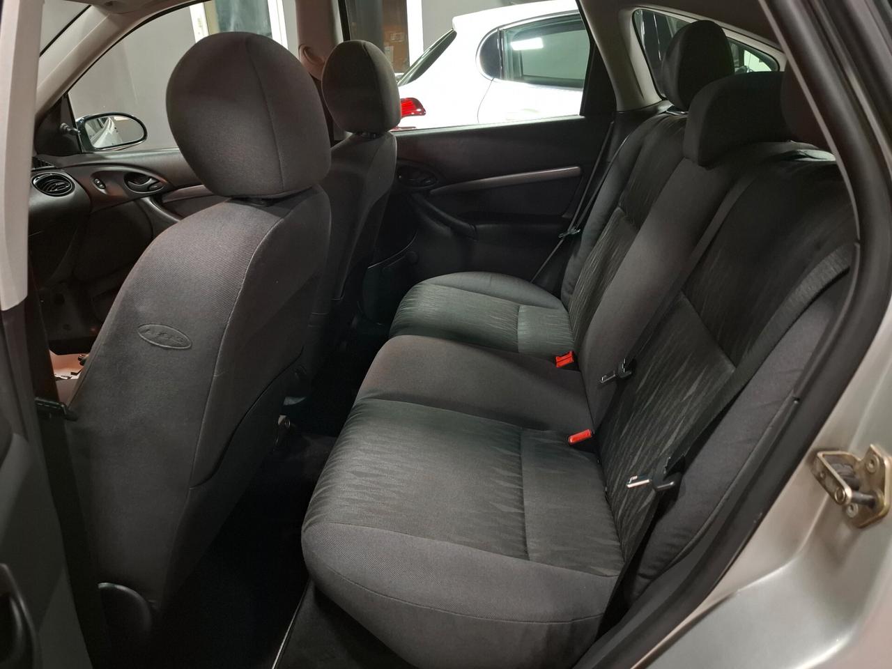 Ford Focus 1.6 benzina Neopatentato