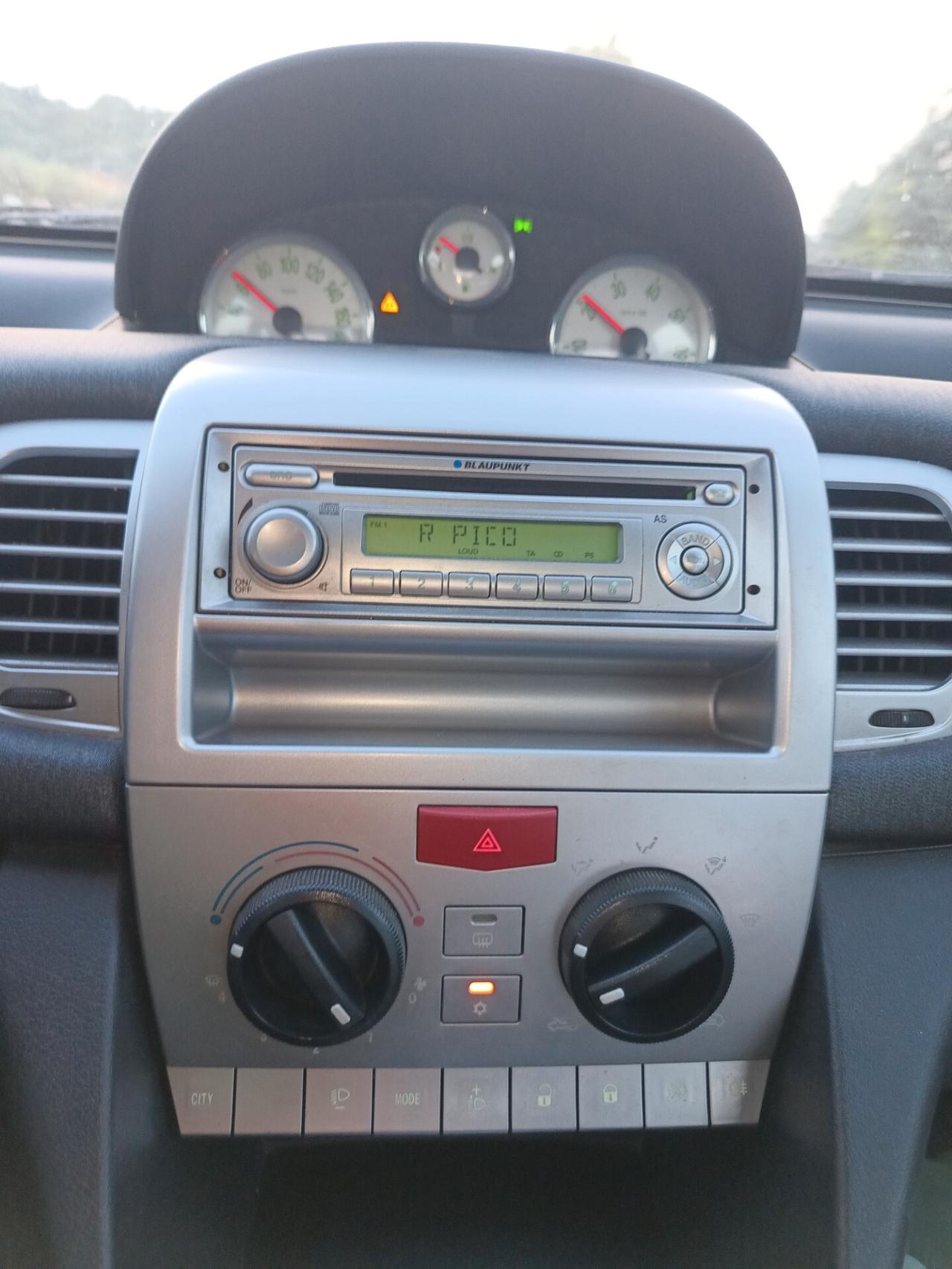 Lancia Ypsilon 1.2 Oro