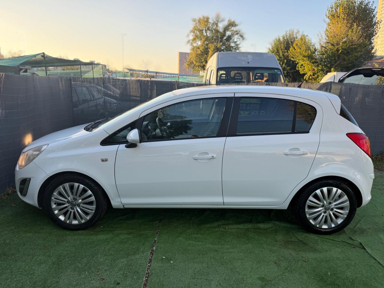 Opel CORSA 1.2 BENZINA AUTOMATICA NEOPATENTATI