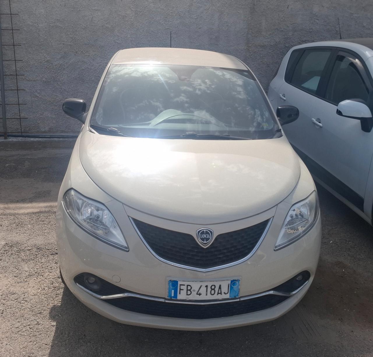 Lancia Ypsilon 1.2 69 CV 5 porte Silver 2016