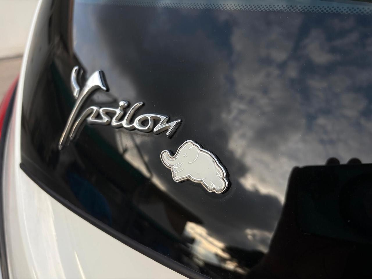 Lancia Ypsilon 1.2 69cv Elefantino Bianco