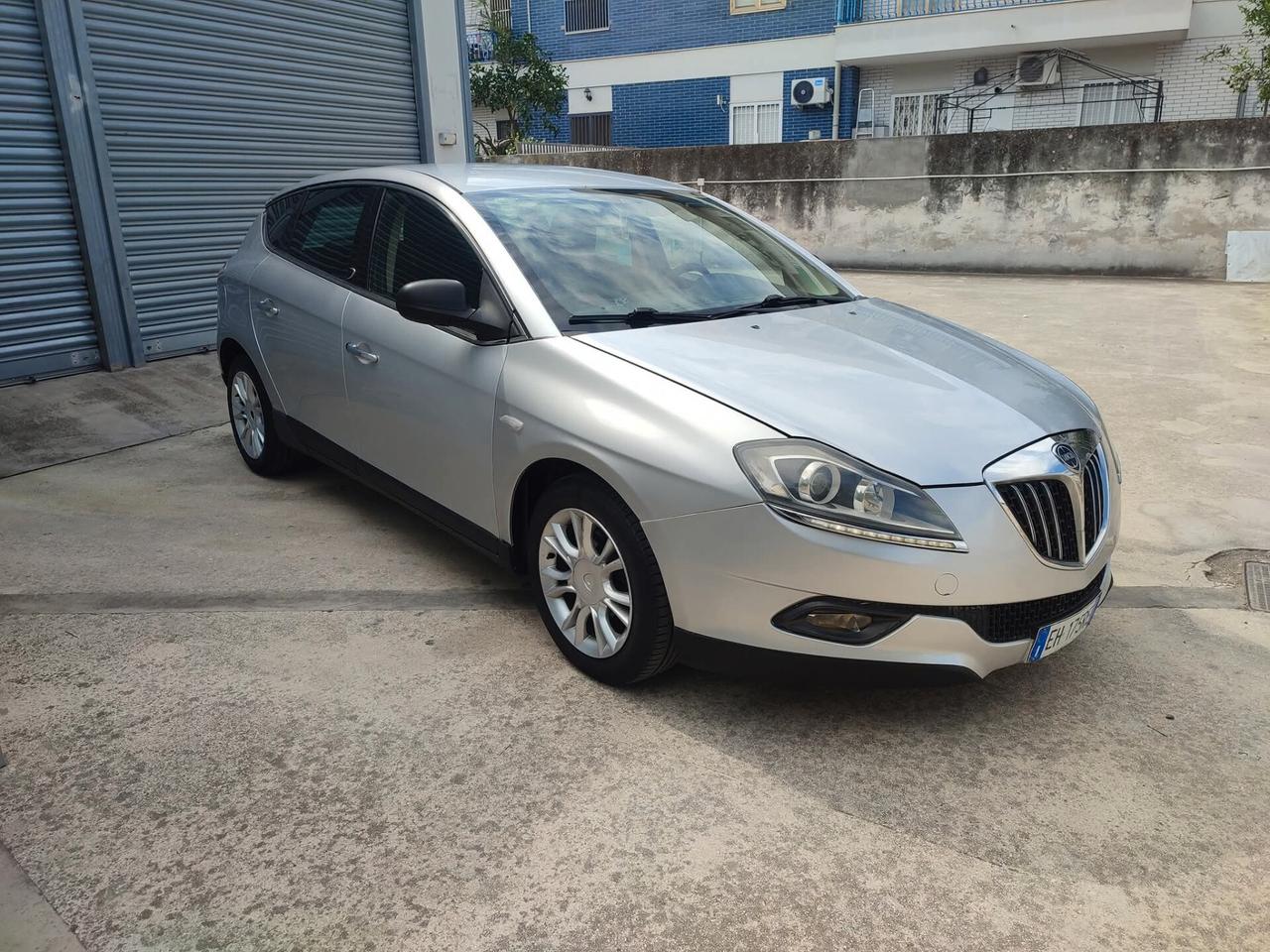 Lancia Delta 1.6 MJT Platino