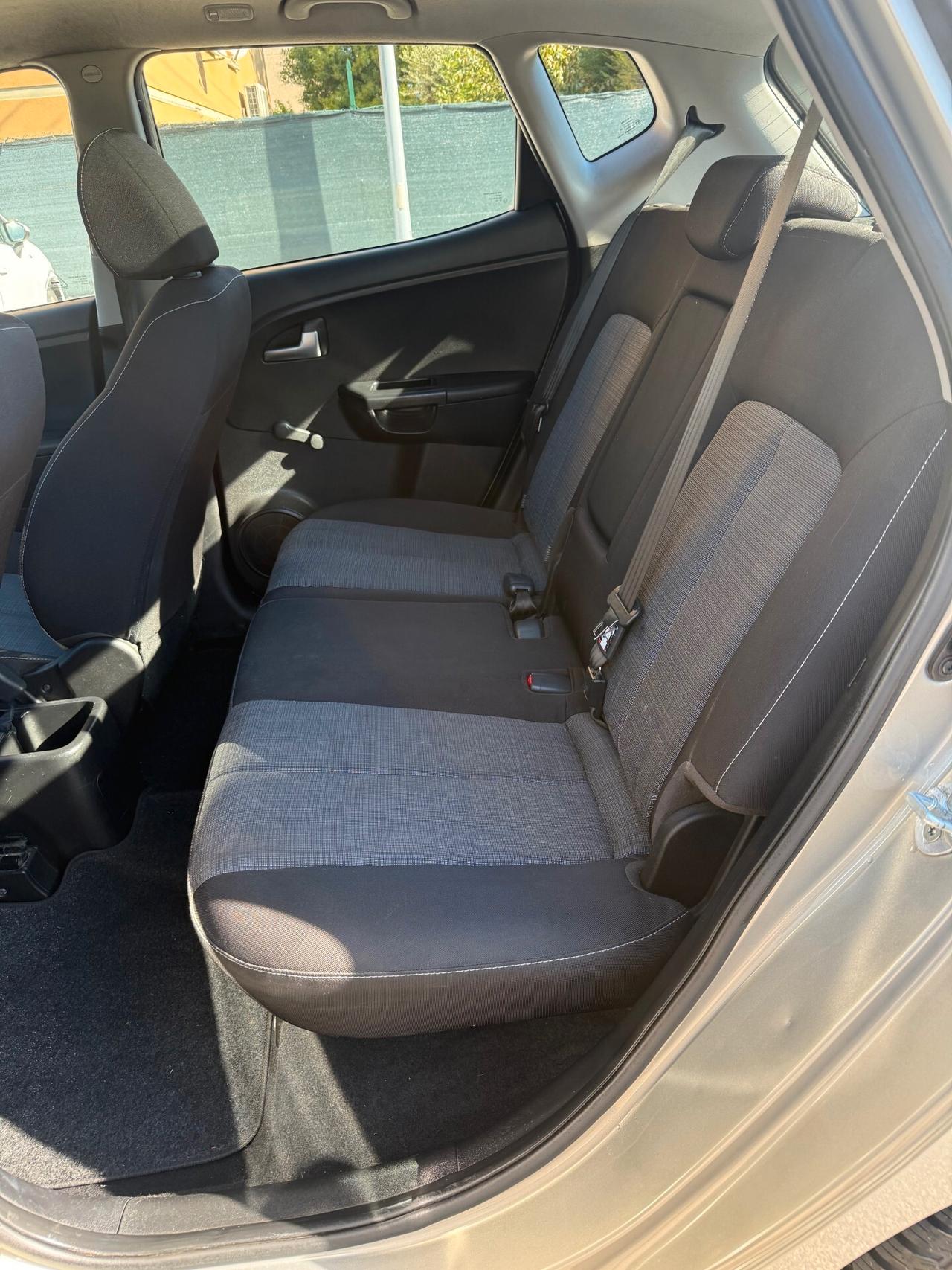 Kia Venga 1.4 GPL - NEOP. - TETTO - 12 MESI DI GARANZIA -