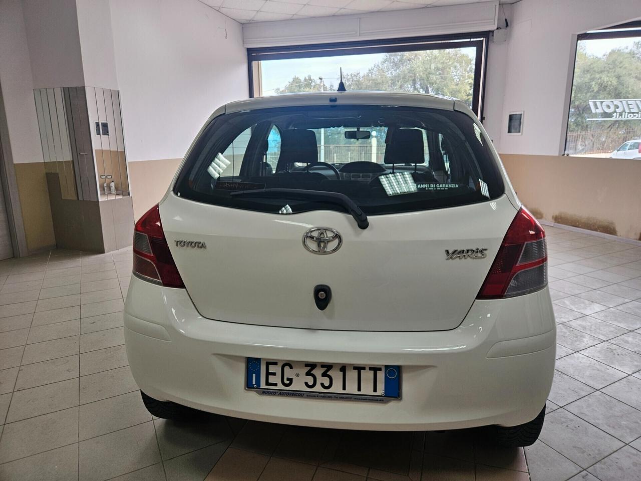 Toyota Yaris 1.0 5 porte Sol