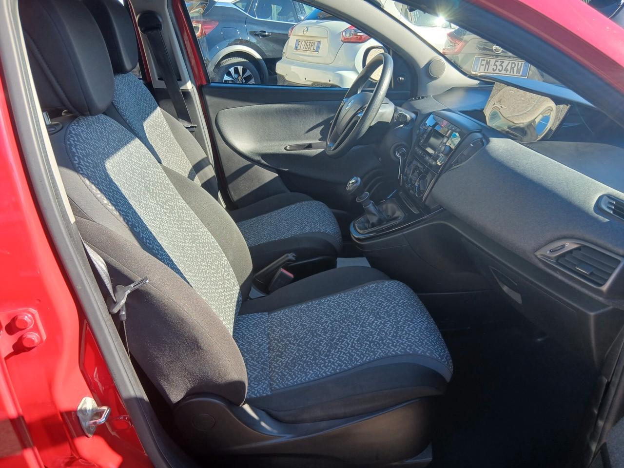 Lancia Ypsilon 1.2 69 CV 5 porte S&S Gold