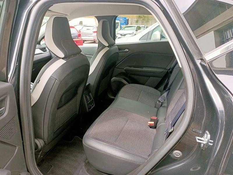 Renault Captur 1.6 E-TECH Hybrid Intens Auto 145cv 1.6 E-Tech hybrid Intens 145cv auto