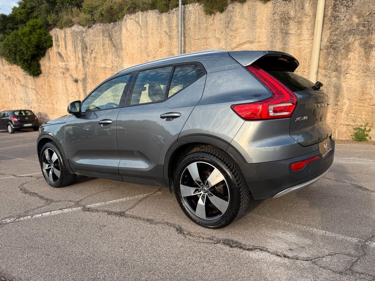 Volvo XC40 D4 AWD/2.0 150 CV/CERCHI 19"/TAGLIANDI VOLVO