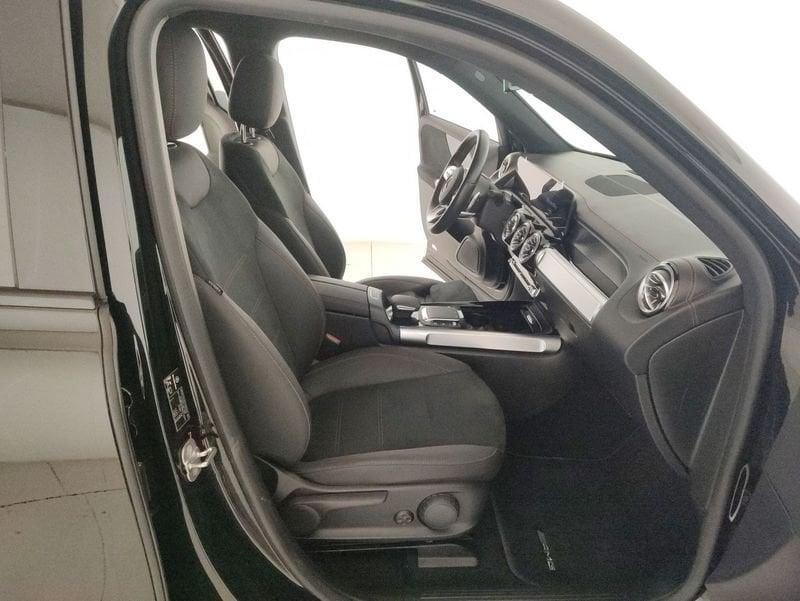 Mercedes-Benz EQB 300 Premium 4matic