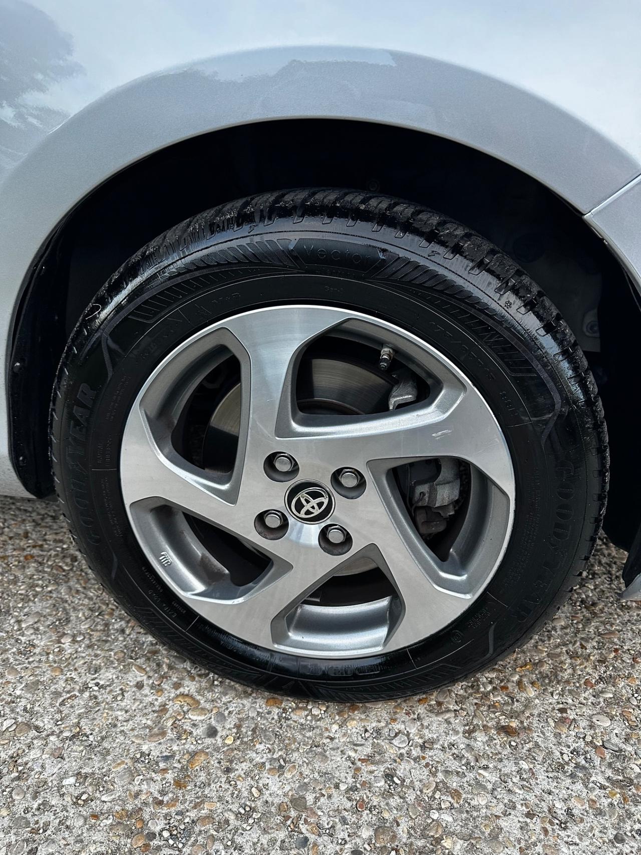 Toyota Yaris 1.5 Hybrid 5 porte Active