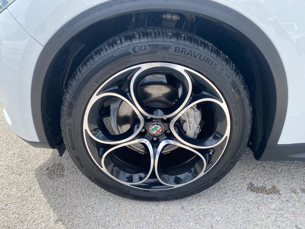 Alfa Romeo Stelvio 2.2 Turbodiesel 180 CV AT8 RWD Super