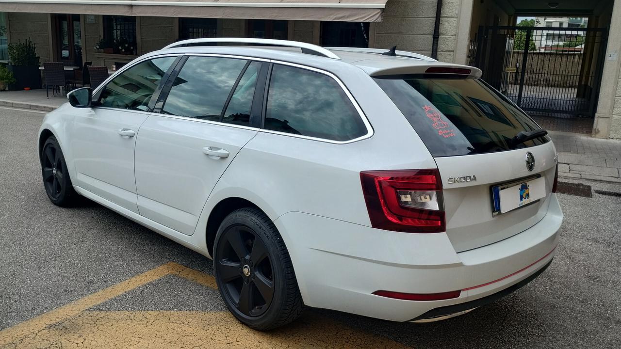 Skoda Octavia 1.6 TDI CR 115 CV DSG Wagon Executive