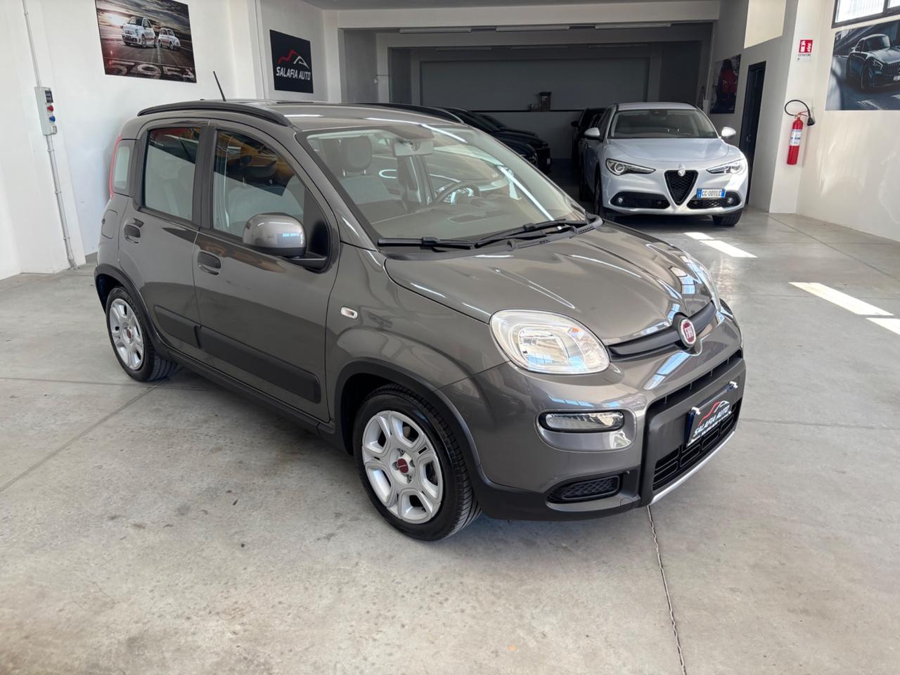 Fiat Panda 1.0 FireFly S&S Hybrid Garmin