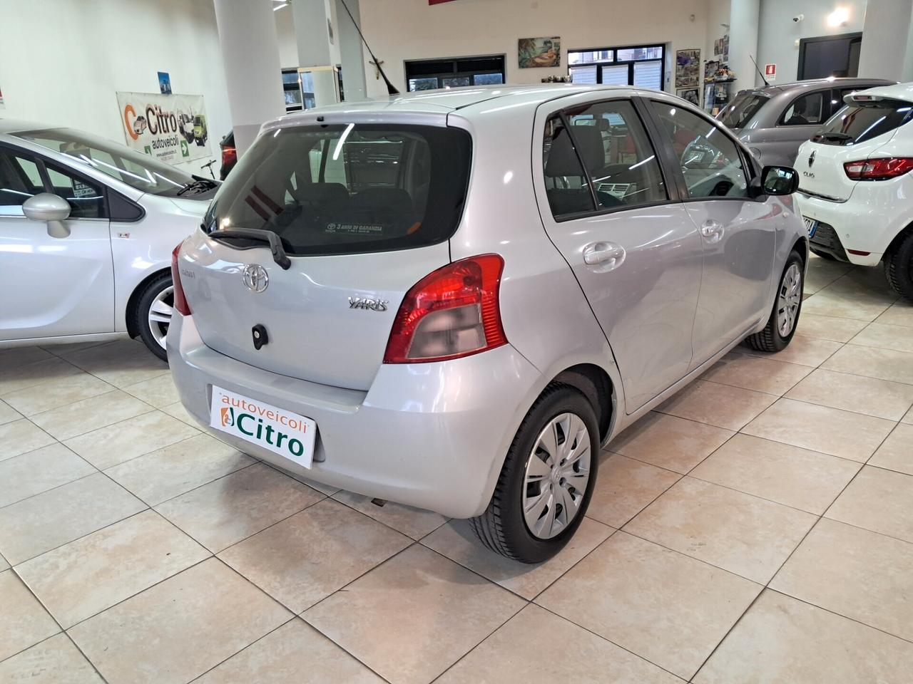 Toyota Yaris 1.0 5 porte Sol