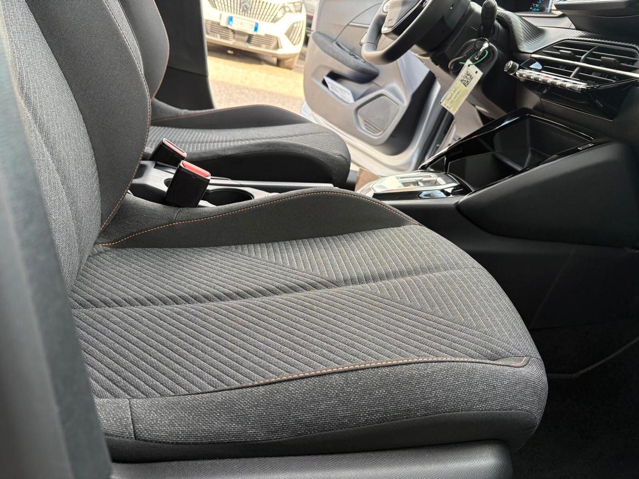 Peugeot 208 BUSINESS Hybrid 110 e-DCS6 SPOTICAR