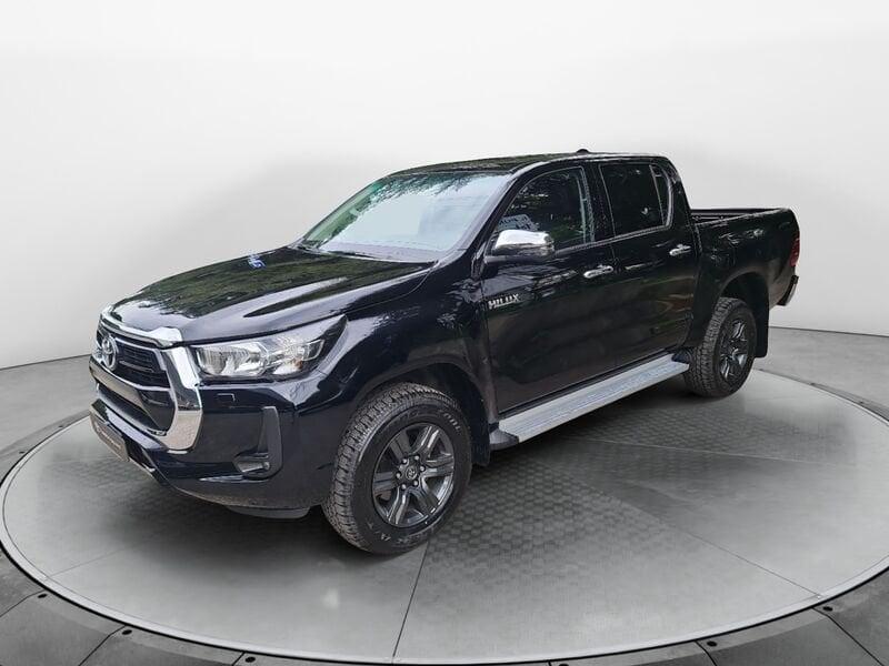 Toyota Hilux 2.4 D-4D A/T 4WD 4 porte Double Cab Lounge