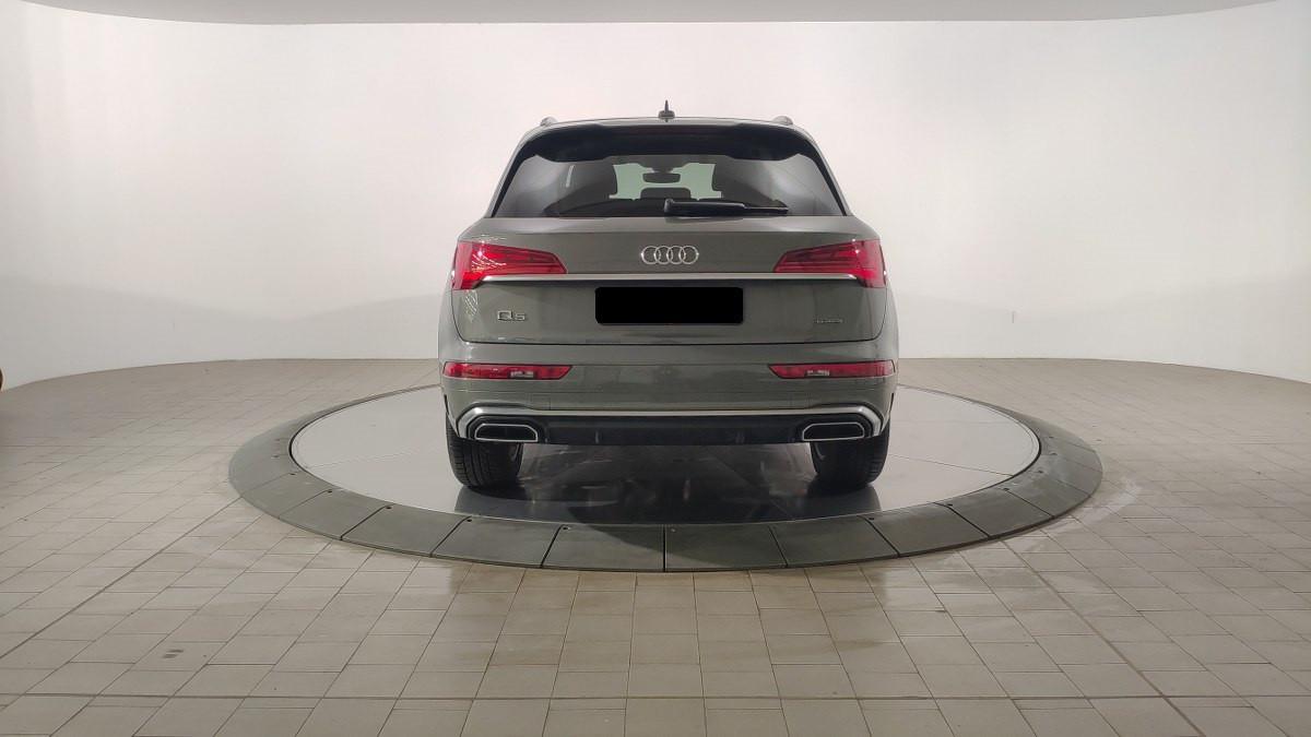 AUDI Q5 40 Tdi 204 Cv Quattro S Tronic S Line