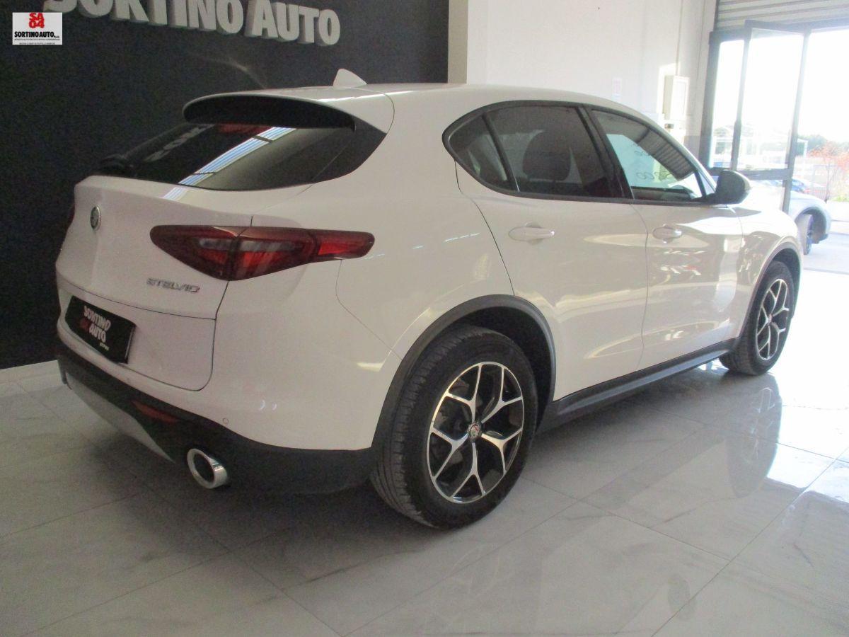 A.R.Stelvio 2.2 T.diesel 210cv AT8 Q4 Exec.-2018 FULL