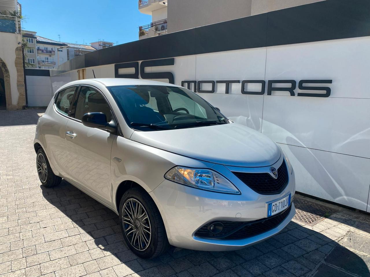 Lancia Ypsilon 1.0 FireFly 5 porte S&S Hybrid Ecochic Gold