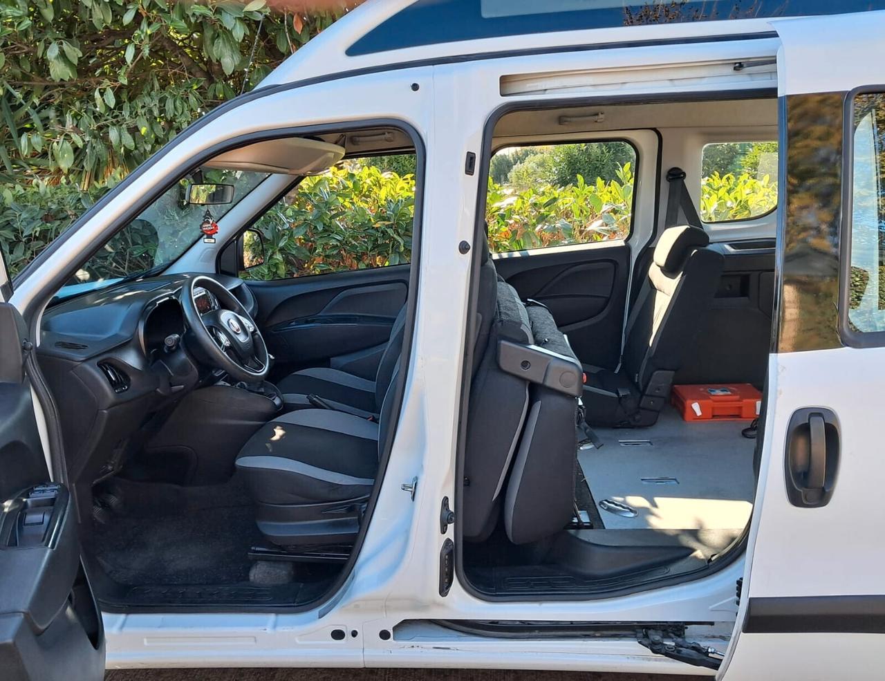 Fiat Doblo EURO 6 TETTO ALTO TRASPORTO DISABILI