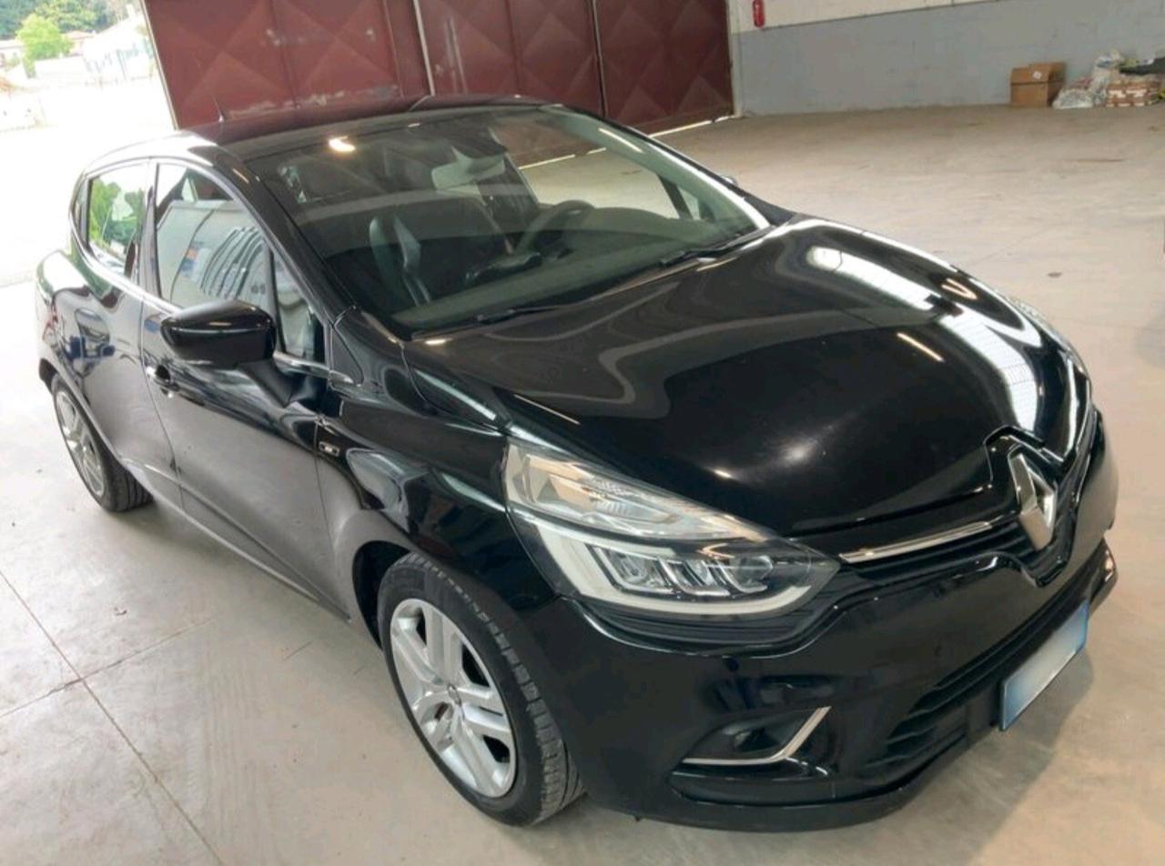Renault Clio TCe 12V 90 CV 5 porte Moschino Zen