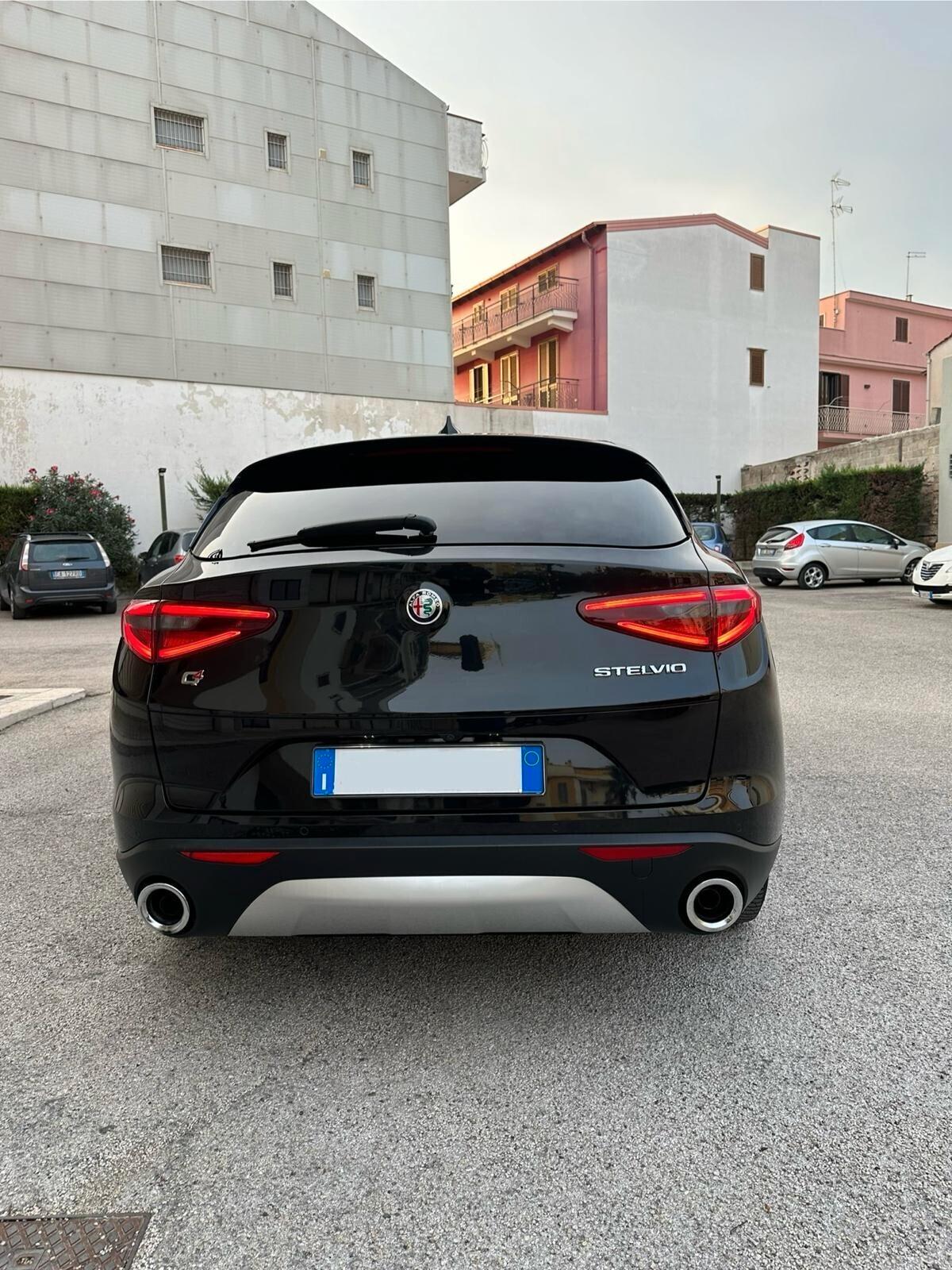 Alfa Romeo Stelvio 2.2 Turbodiesel 210 CV AT8 Q4 Super