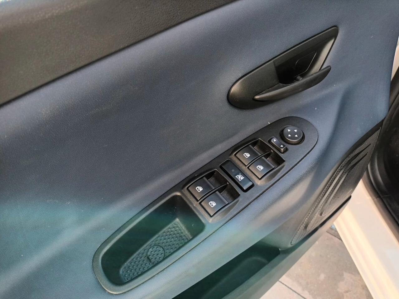 Lancia Ypsilon 1.0 PLATINO Hybrid 70 CV