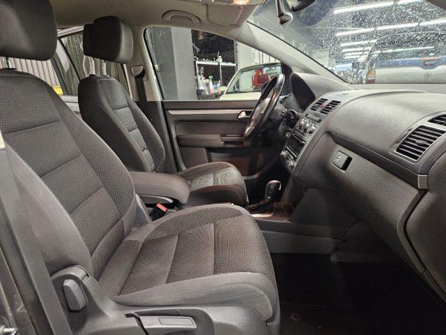 VOLKSWAGEN Touran 1.6 TDI DSG Comfortline 7POSTI