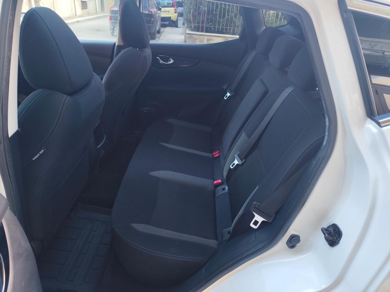 Nissan Qashqai 1.5 dCi 115CV TEKNA TETTO NAVI