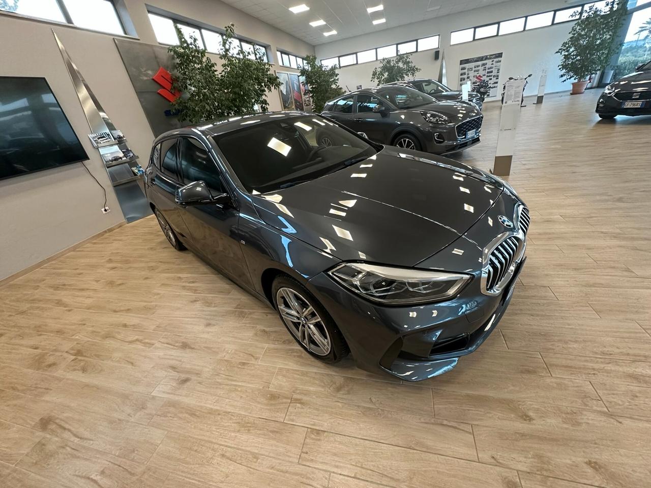 Bmw 118 118d 5p. Msport