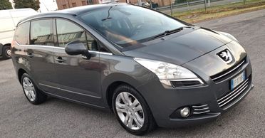 Peugeot 5008 1.6 HDi 112CV cambio robotizzato Tecno