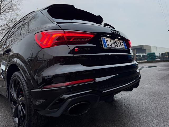 AUDI RS Q3 TOTAL BLACK SEDILI A GUSCIO TETTO