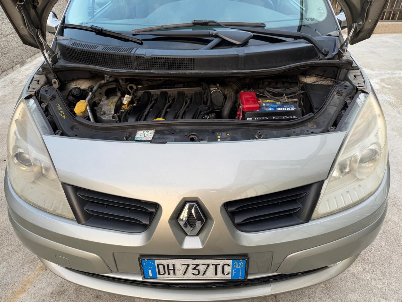 Renault Scénic 1.6 benzina euro4 spaziosa neopatentati