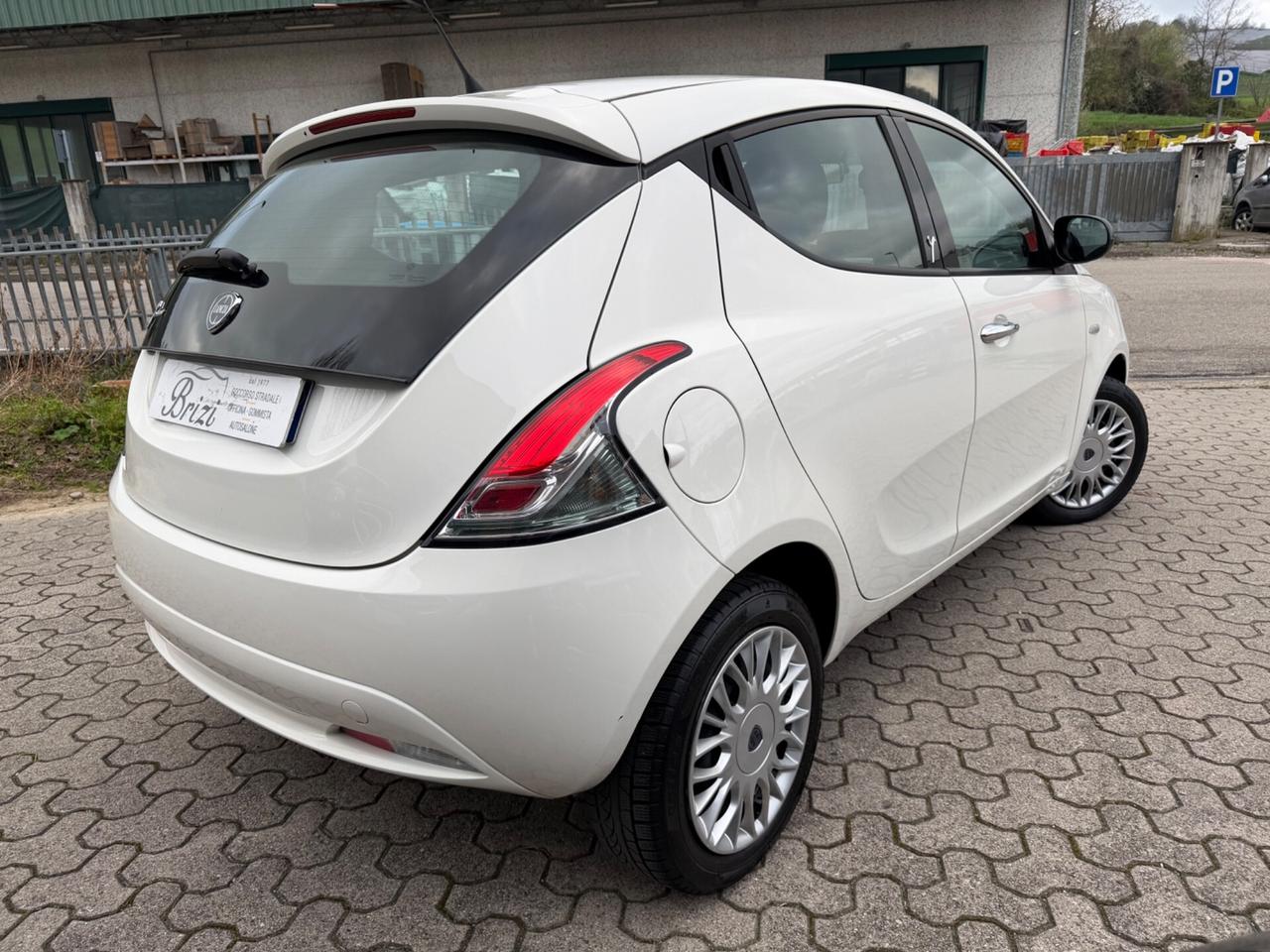 Lancia Ypsilon 1.2 69 CV 5 porte