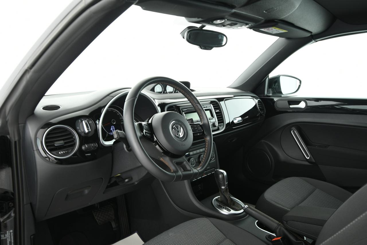 VOLKSWAGEN Maggiolino Cabrio 2.0 tdi bm Design 110cv NEOPATENTATI+C17"