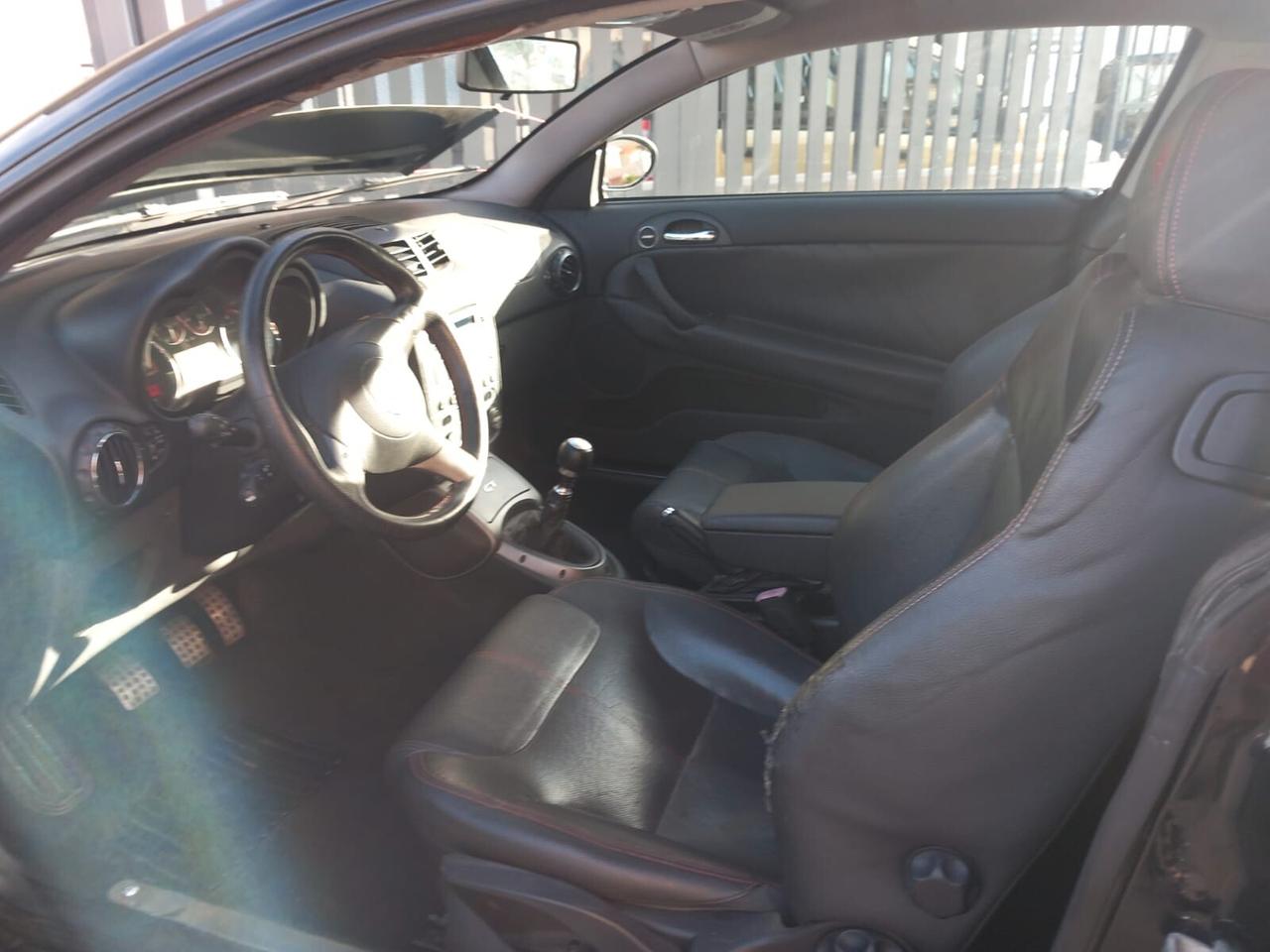 Alfa Romeo GT 1.9 JTDM Distinctive Q2