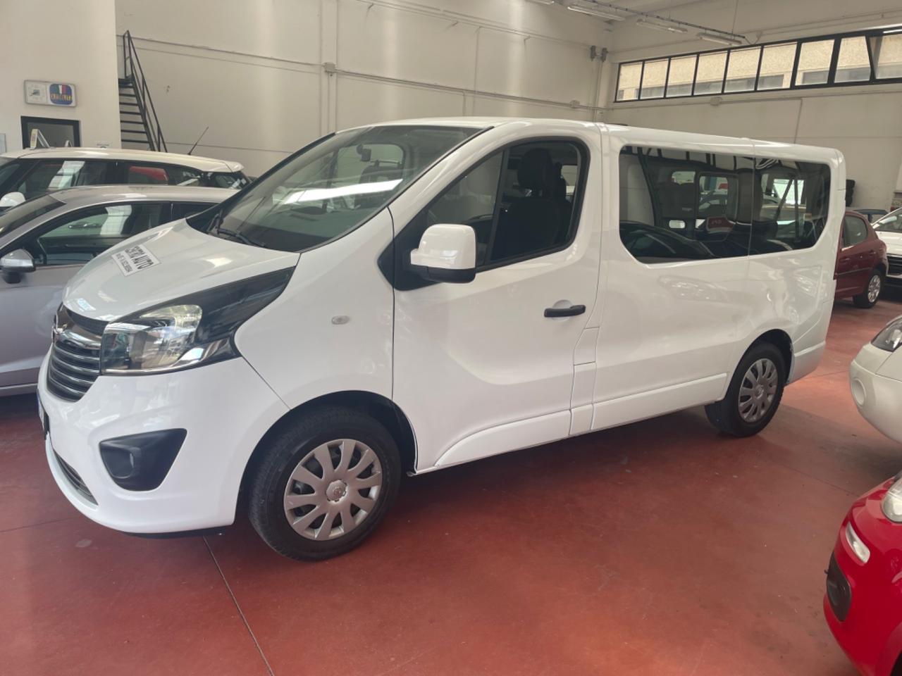 Opel Vivaro 9 posti