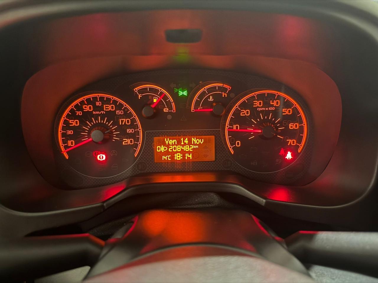 Fiat Qubo 1.3 MJT 95 CV Trekking